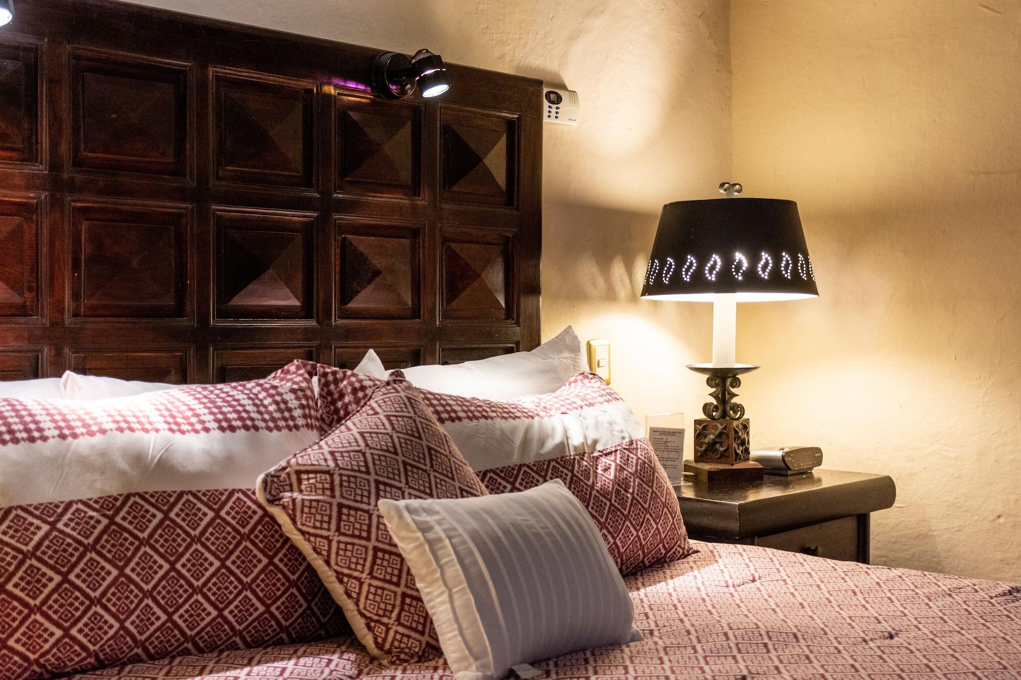 Hotel Mansion Iturbe ปาทซ์คูเอโร ภายนอก รูปภาพ