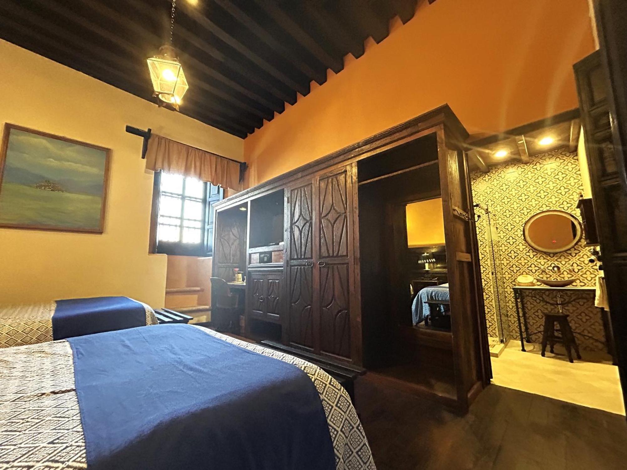 Hotel Mansion Iturbe ปาทซ์คูเอโร ภายนอก รูปภาพ