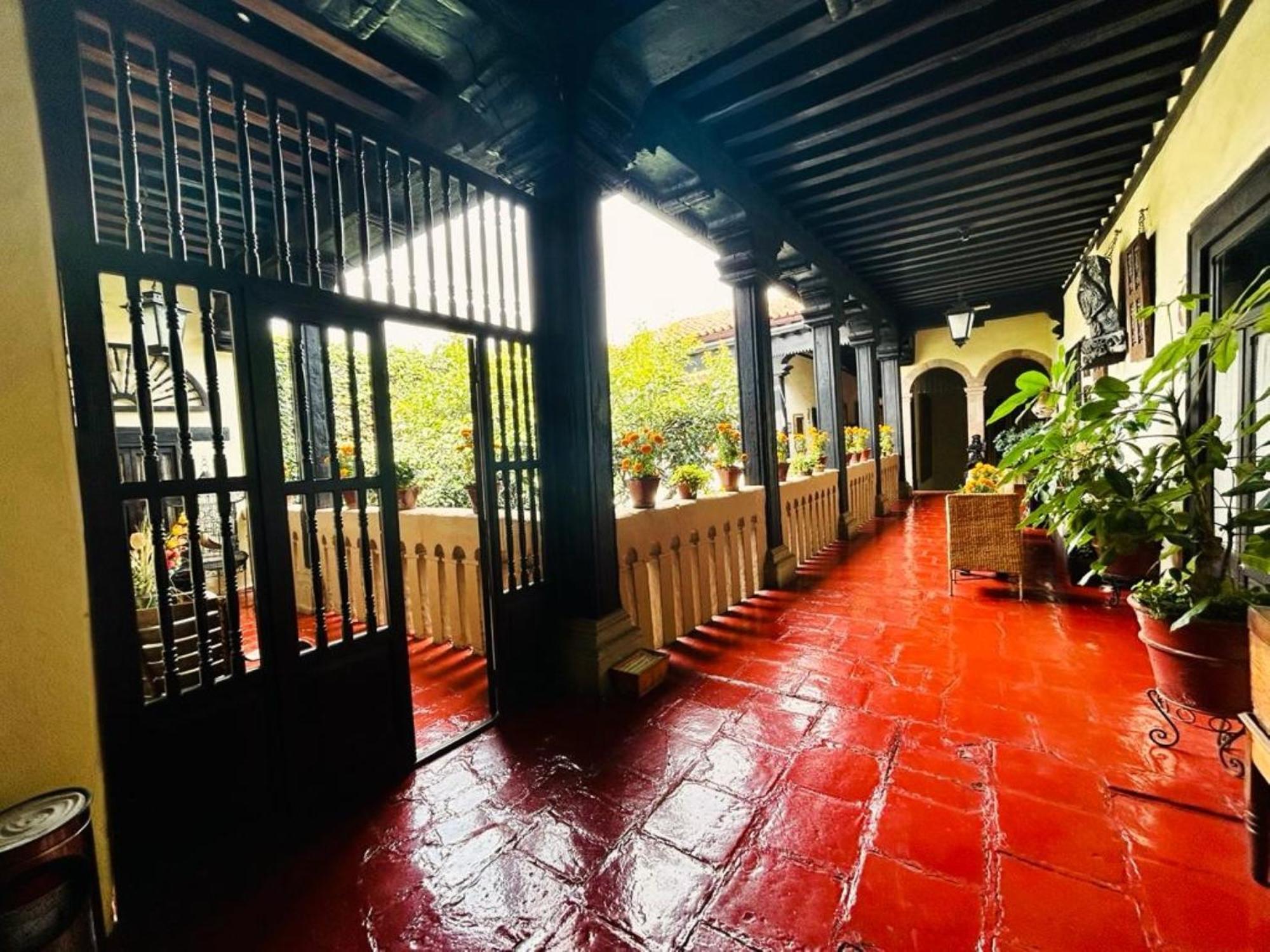 Hotel Mansion Iturbe ปาทซ์คูเอโร ภายนอก รูปภาพ