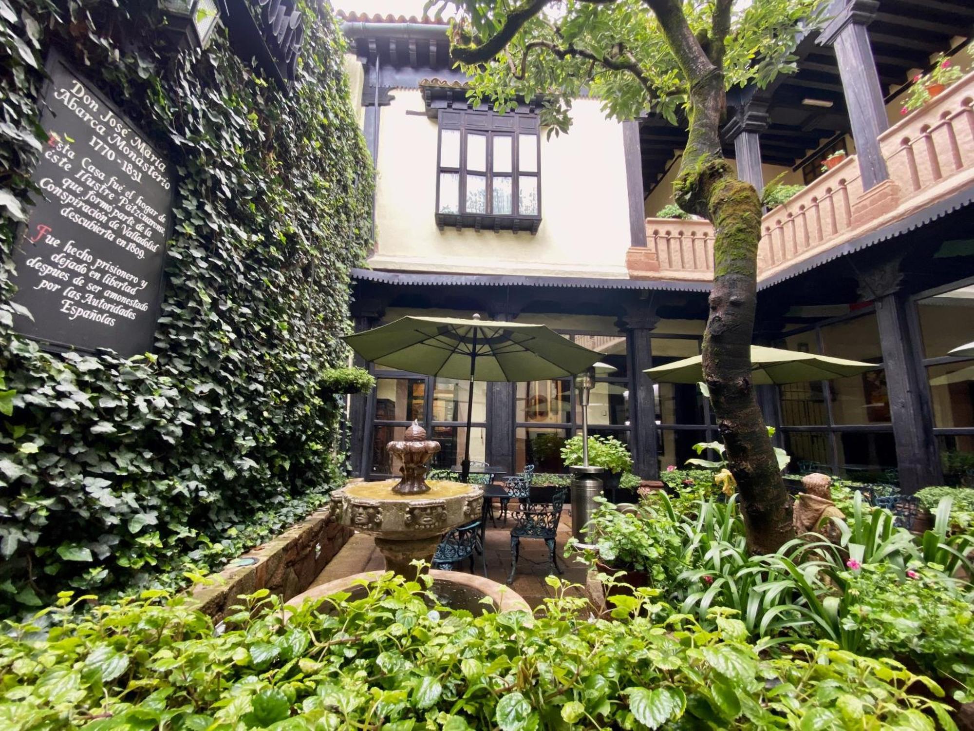 Hotel Mansion Iturbe ปาทซ์คูเอโร ภายนอก รูปภาพ