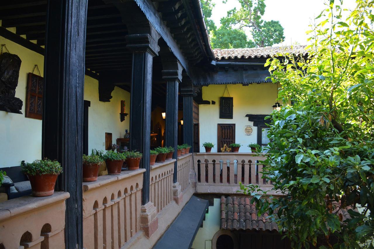Hotel Mansion Iturbe ปาทซ์คูเอโร ภายนอก รูปภาพ